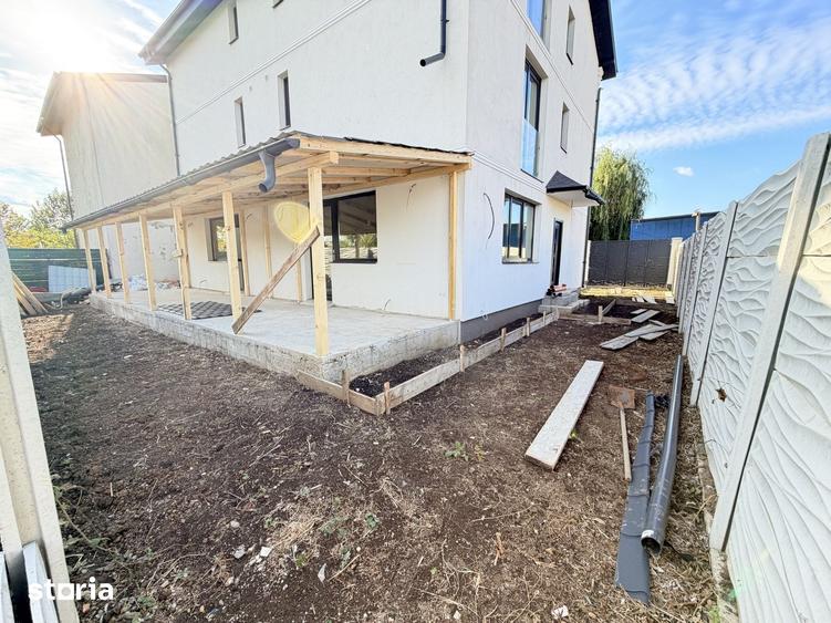 Casă cu 5 camere cu Teren 158 Mp în Glina