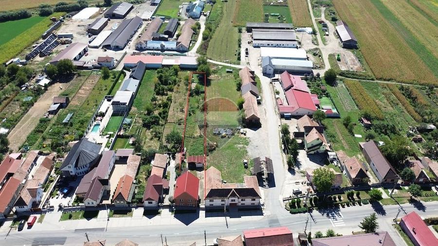 Casă cu 5 camere cu Teren 1375 Mp în Dârlos