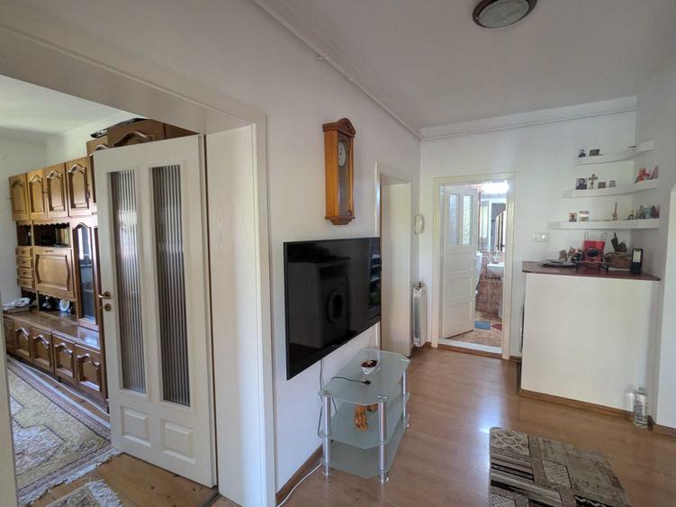 Casă cu 3 camere cu Teren 250 Mp în Central