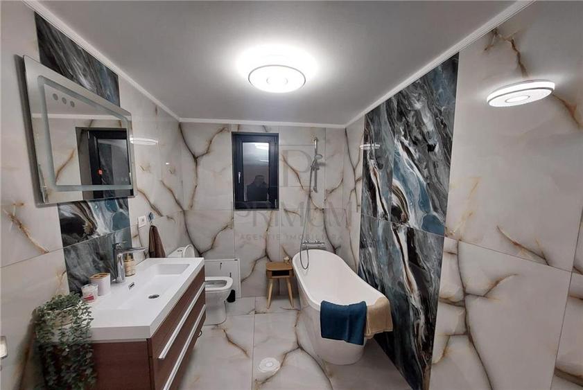 Duplex cu 5 camere cu Canalizare în Aeroport