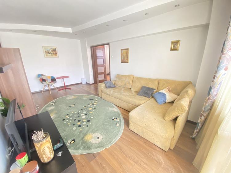 Apartament cu 2 camere semidecomandat, mobilat în 13 Septembrie