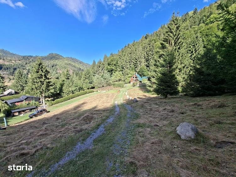 Teren de 2150 mp, în Lunca
