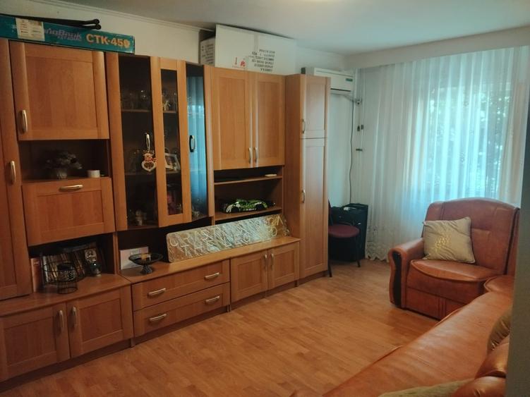 Apartament cu 2 camere decomandat în CET