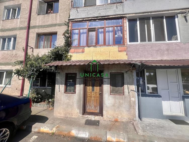 Apartament cu 2 camere decomandat în Căzănești (Râmnicu Vâlcea)