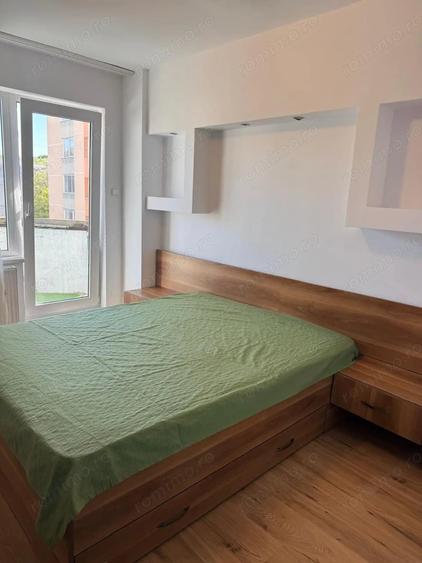 Apartament cu 4 camere decomandat în Tudor