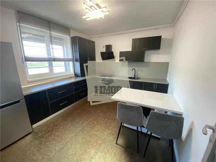 Penthouse cu 3 camere decomandat, mobilat în Exterior Vest