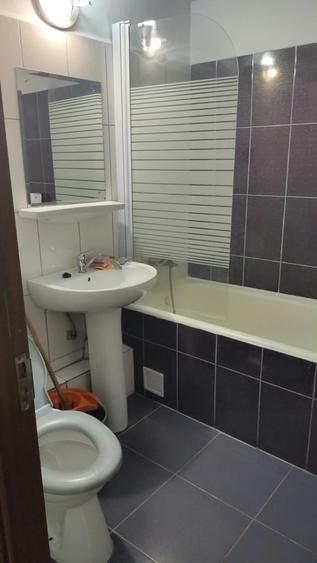 Apartament cu 3 camere în Tei