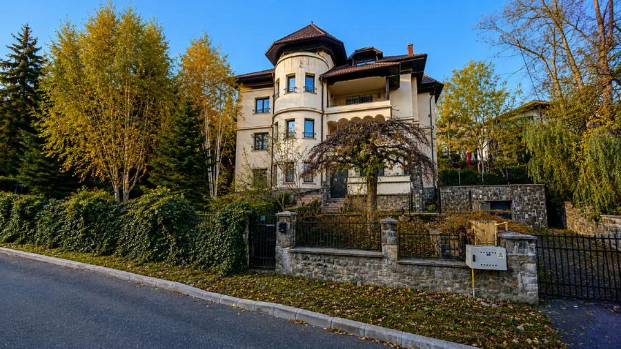 Apartament cu 2 camere semidecomandat, mobilat în Furnica