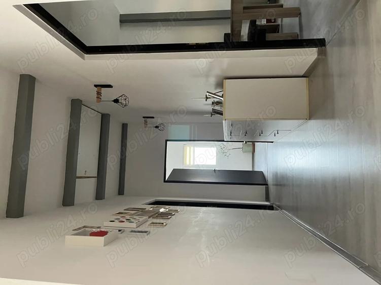 Apartament cu 4 camere decomandat în Zăvoi