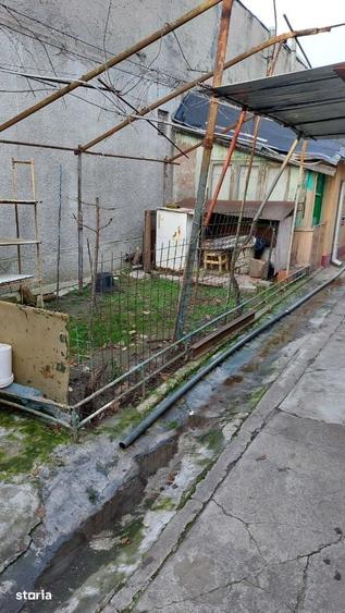 Casă cu 3 camere cu Teren 390 Mp în Gării