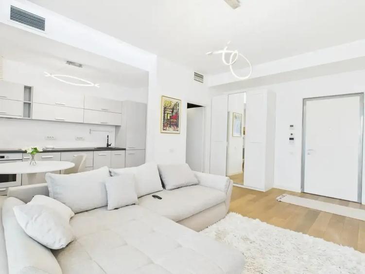 Apartament cu 3 camere, mobilat în Herăstrău