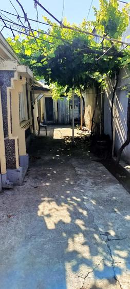 Casă cu Teren 200 Mp în Chercea