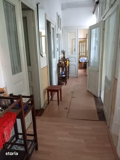 Casa de vanzare3 dormitoare, 2 livinguri,ideala si pentru spatiu co - 4
