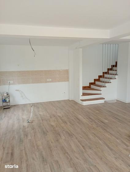 Casă cu 4 camere cu Teren 750 Mp în Exterior Vest