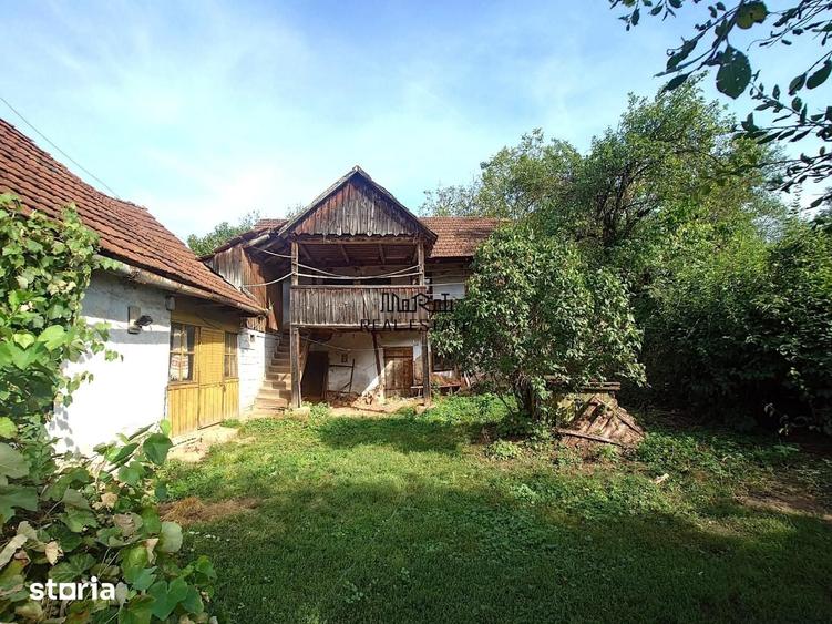 Casă cu 2 camere cu Teren 9223 Mp în Lunca