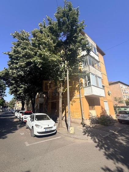 Apartament cu 2 camere semidecomandat, mobilat în Ultracentral