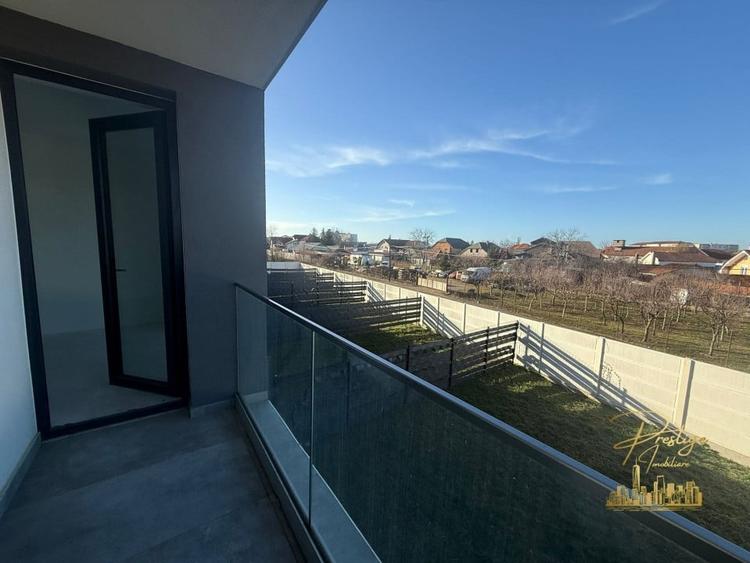 Duplex cu 4 camere cu Canalizare în Nufărul