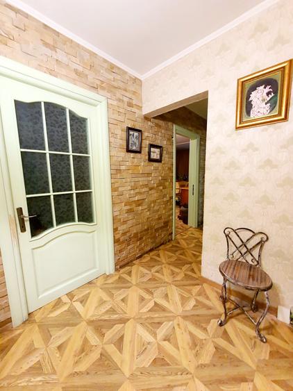 Apartament cu 3 camere decomandat în 1 Decembrie 1918