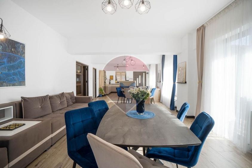 Casă individuală cu 10 camere cu Teren 947 Mp în Valea Alba