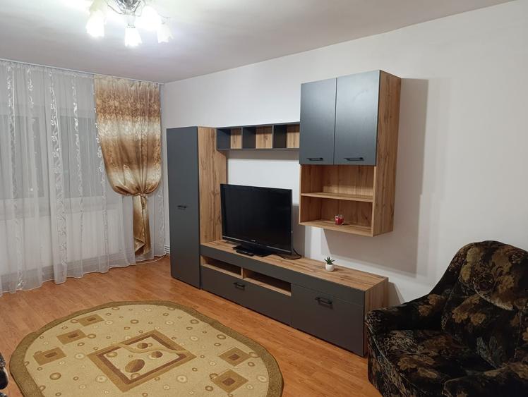 Apartament cu 2 camere semidecomandat în Lăpuș