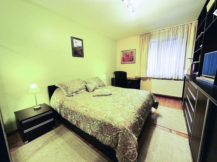 Apartament cu 3 camere decomandat în Calea Moroieni