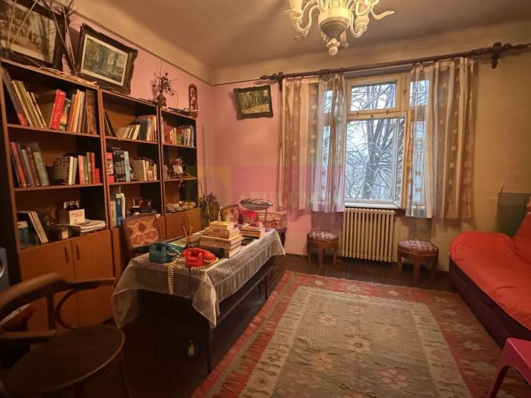 Apartament cu 4 camere semidecomandat în Ferdinand