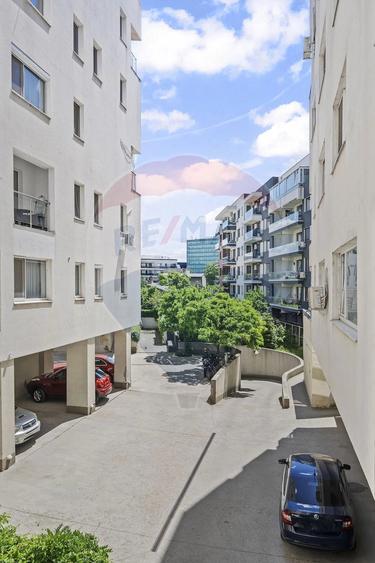 Apartament cu 2 camere semidecomandat în Centrul Civic