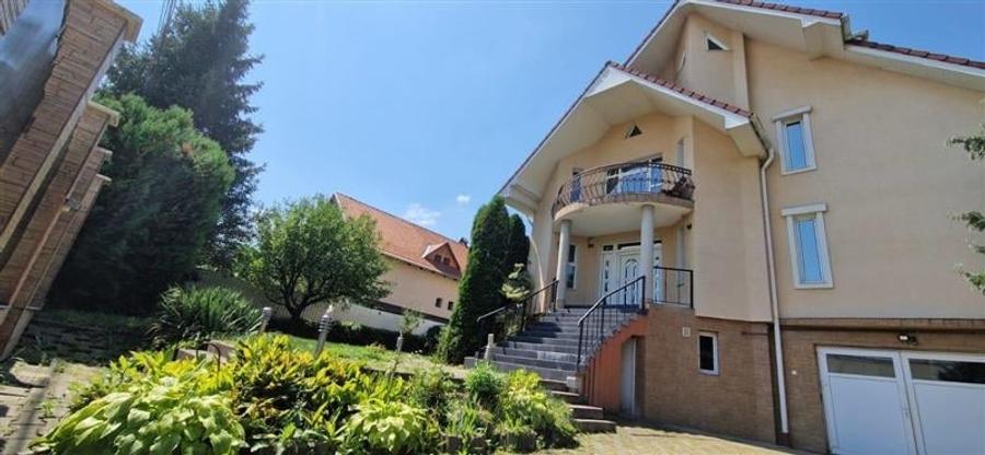 Casă individuală cu 5 camere cu Teren 700 Mp în Tudor