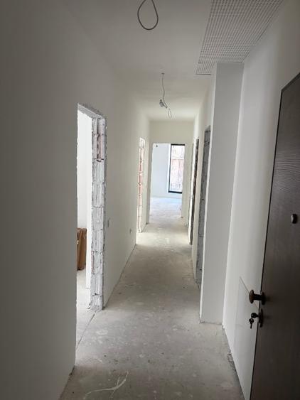 Apartament cu 3 camere decomandat în 13 Septembrie