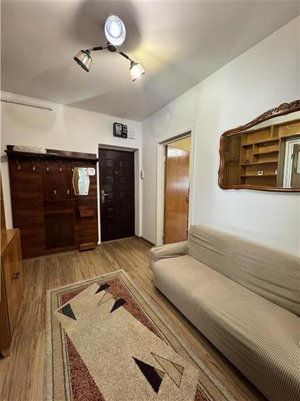 Apartament cu 3 camere decomandat în Kogălniceanu