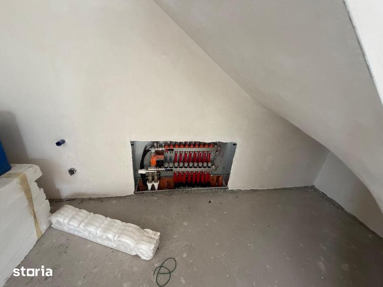 Casă cu 5 camere cu Teren 250 Mp în Central