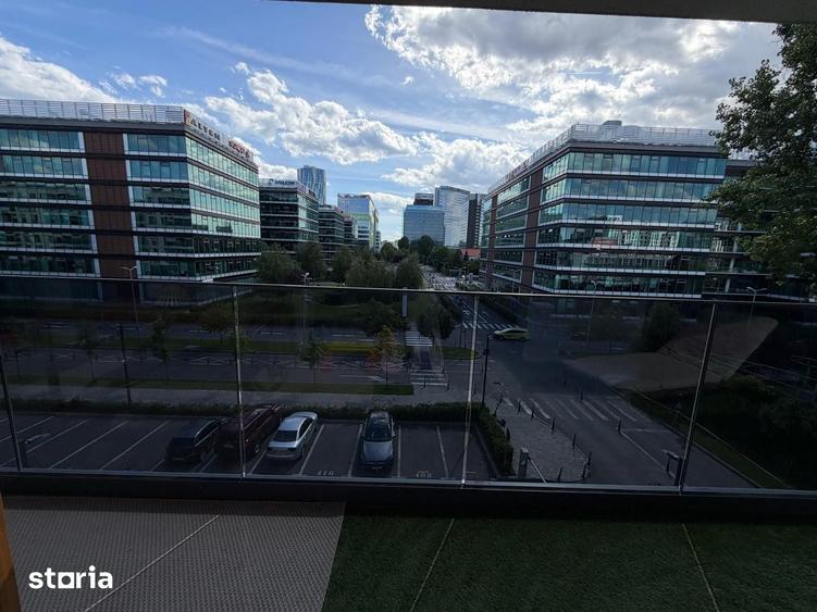 Apartament cu 4 camere decomandat în Pipera