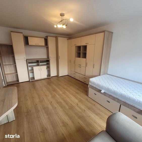 Apartament cu 3 camere decomandat în Centrul Civic