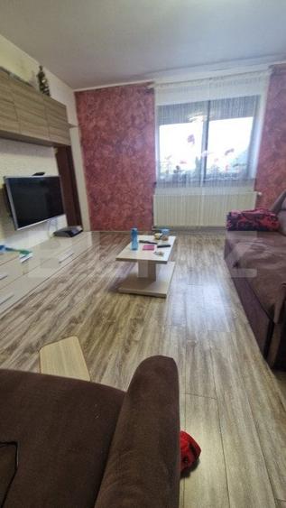 Casă individuală cu 5 camere cu Canalizare în Satulung