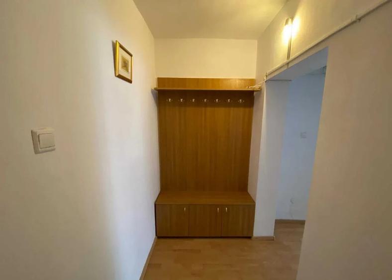Apartament cu 2 camere semidecomandat, mobilat în Scriitorilor