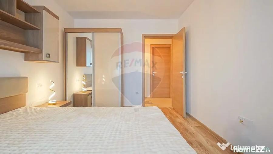 Apartament cu 3 camere decomandat în Tractorul