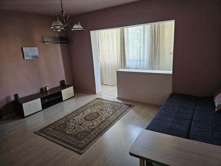 Apartament cu 2 camere semidecomandat în Aradului