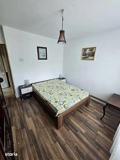 Apartament cu 2 camere decomandat în Podu Roș