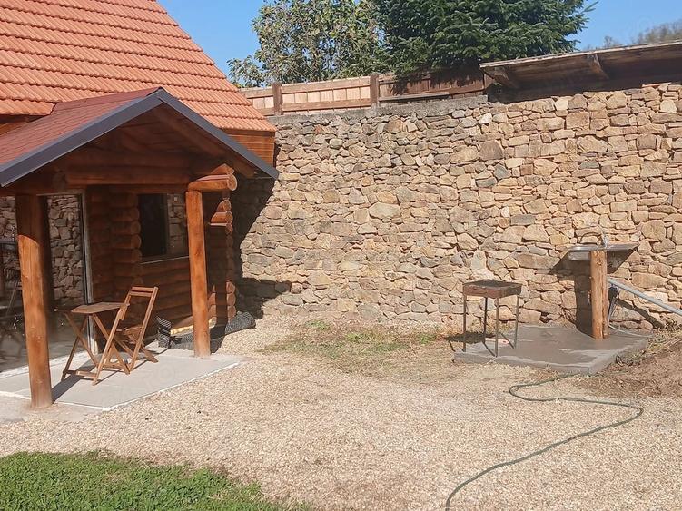 Casă cu Teren 400 Mp în Gârliște
