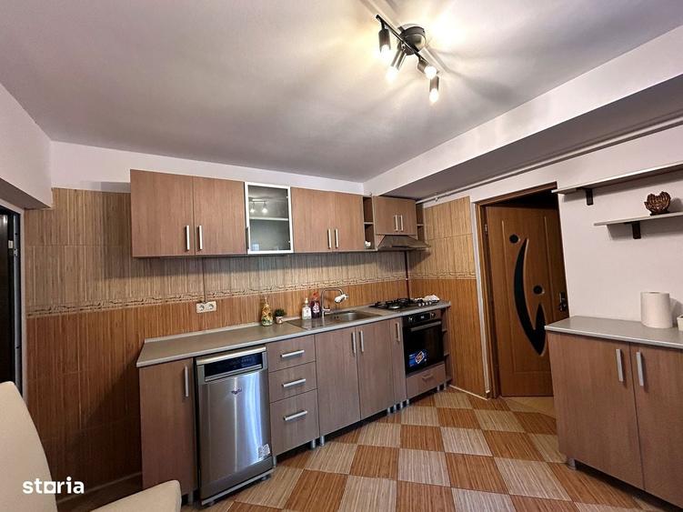 Casă cu 4 camere cu Teren 380 Mp în Bereasca