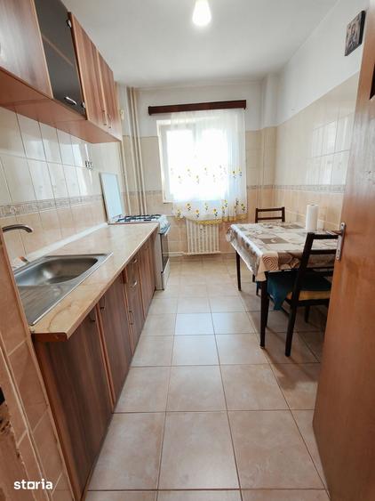 Apartament cu 2 camere decomandat în Titan