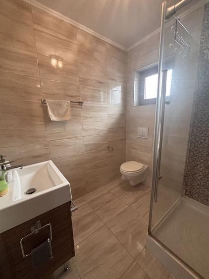 Casă cu 3 camere decomandat în Sântandrei