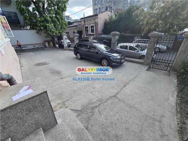 Apartament cu 4 camere semidecomandat în Unirii