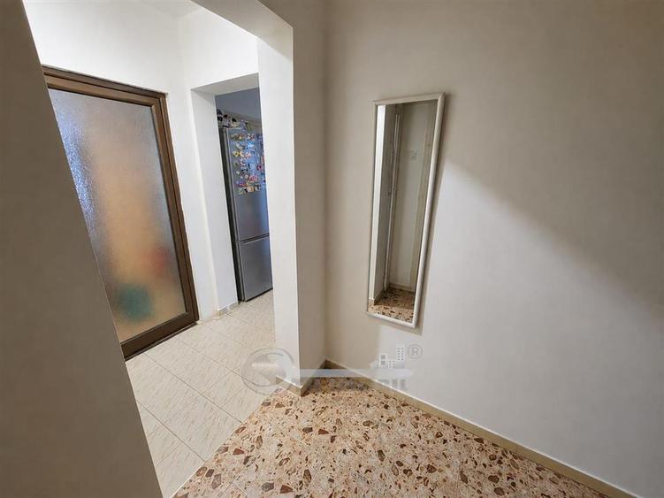 Apartament cu 3 camere decomandat în Mircea cel Bătrân
