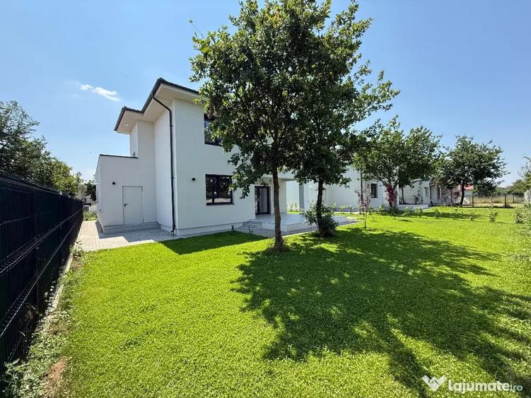 Casă cu 4 camere cu Teren 550 Mp în Crevedia