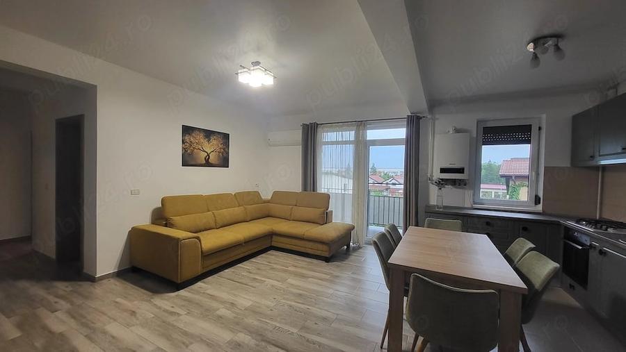 Apartament cu 3 camere semidecomandat în Giroc