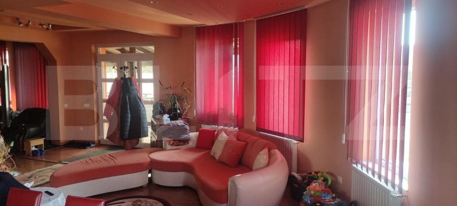 Casă individuală cu 6 camere cu Piscina în Nufărul
