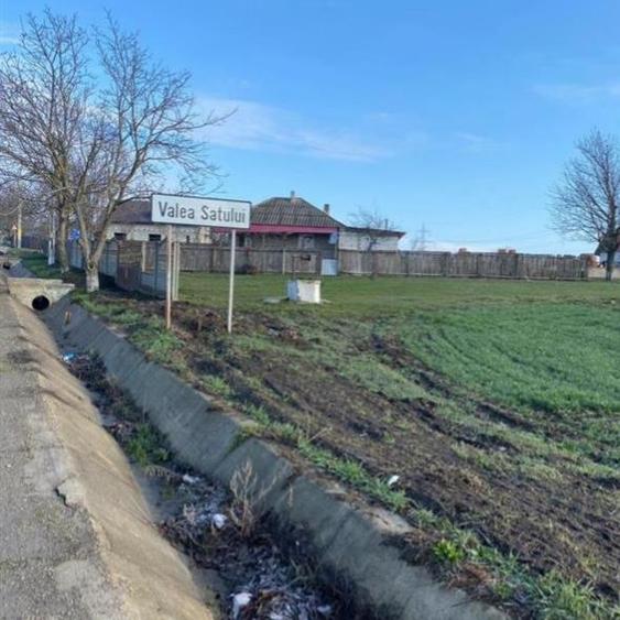 Teren agricol intravilan de 19201 mp, în Grajduri