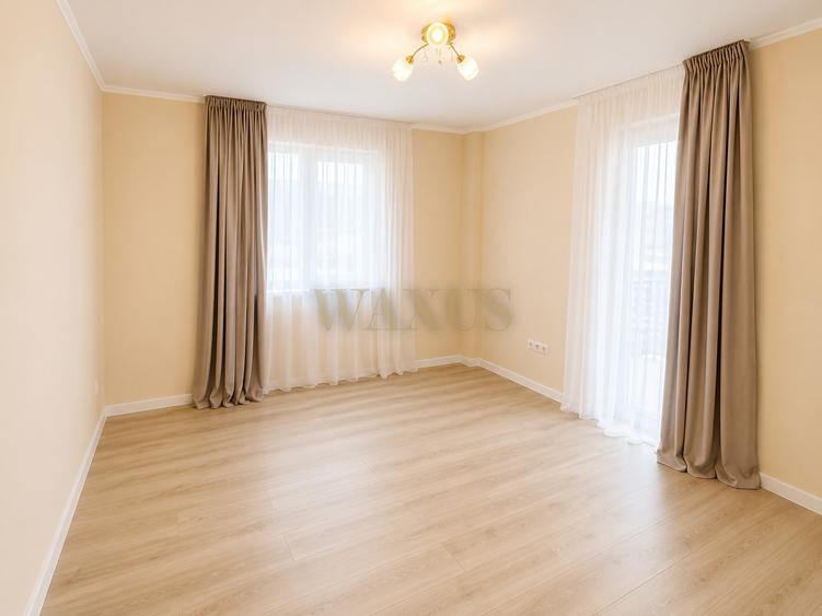 Apartament cu 3 camere semidecomandat în Florești