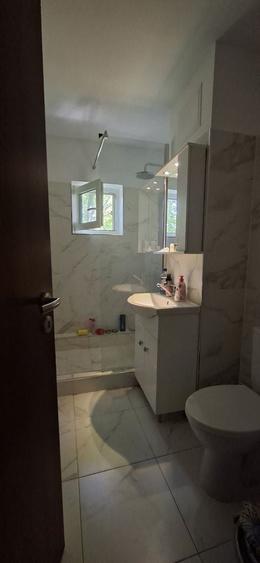 Apartament cu 3 camere decomandat în Aradului